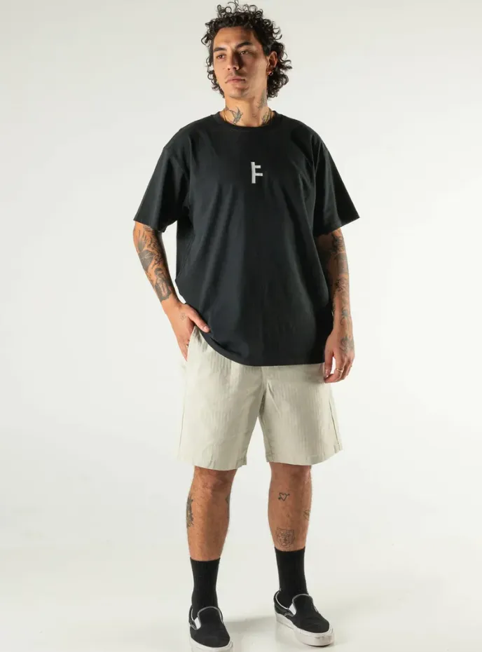 FORMER - Prayer Walkshorts - ECRU