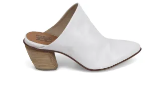 Miz Mooz "Amalia" White - Mule